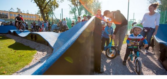 parque infantil para bicicletas