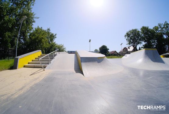 Skatepark de hormigón - Brzesko