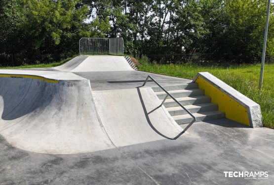 Skatepark de hormigón - Brzesko