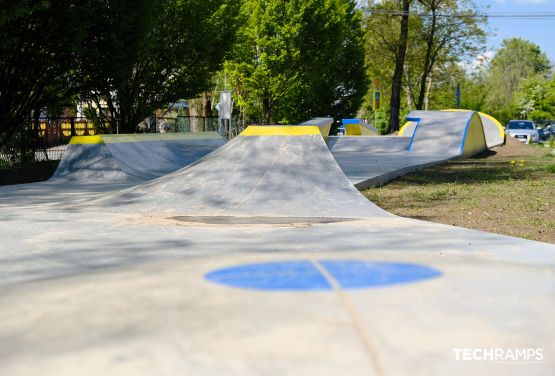 Skatepark en la Escuela Primaria 78 - Calle Łuczanowicka - Cracovia