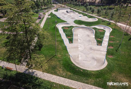 Skatepark y pumptrack de hormigón - Piekary Śląskie 