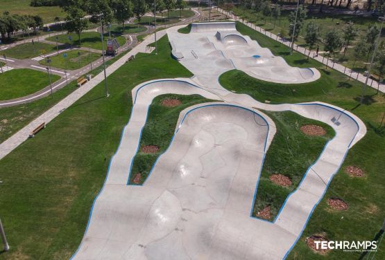 Skatepark y pumptrack de hormigón - Piekary Śląskie 