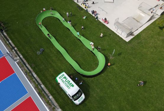 parque infantil para bicicletas