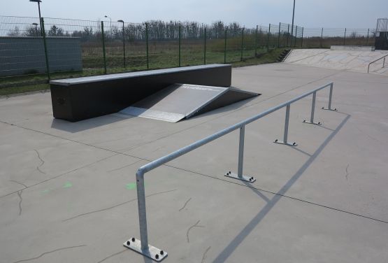 Rail y funbox - Tarnowskie Góry skatepark Polonia