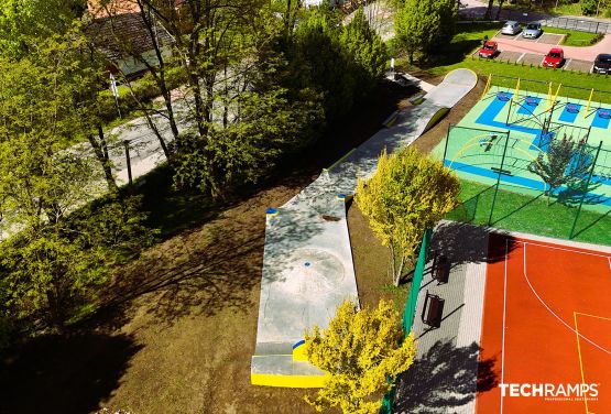 Skatepark at Primary School 78 - Luczanowicka Street - Cracow