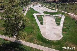 Skatepark et piste en béton - Piekary Śląskie 