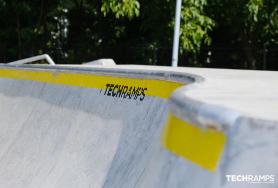 Skatepark en béton - Brzesko