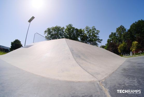 Skatepark en béton - Brzesko