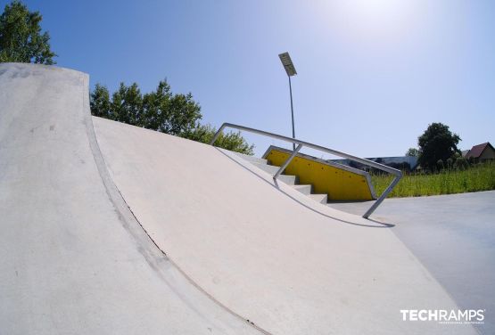 Skatepark en béton - Brzesko