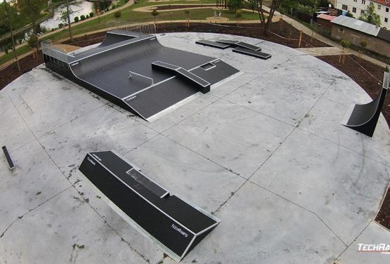 Skatepark modular en Pisz ciudad polaca